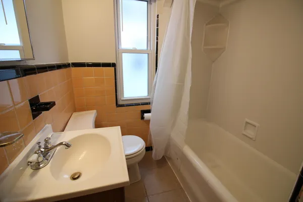 $155,000 | 1681 Lafayette Boulevard, Lincoln Park, MI 48146