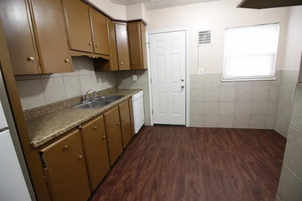 $155,000 | 1681 Lafayette Boulevard, Lincoln Park, MI 48146