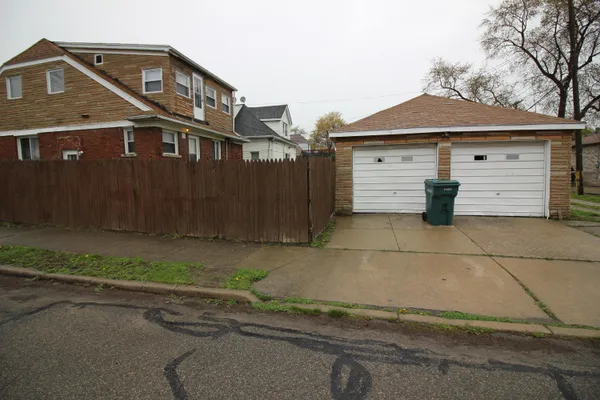 $155,000 | 1681 Lafayette Boulevard, Lincoln Park, MI 48146