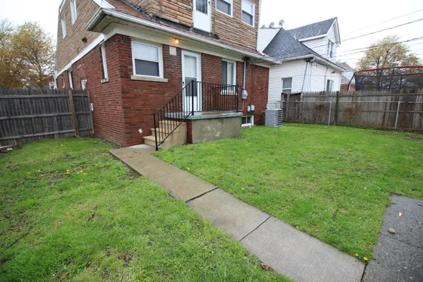 $155,000 | 1681 Lafayette Boulevard, Lincoln Park, MI 48146