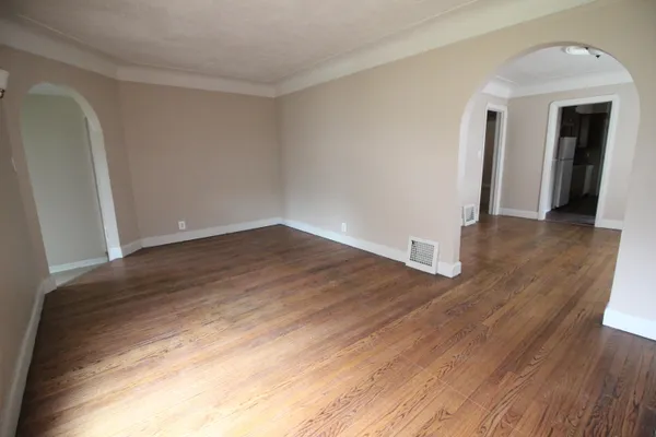 $155,000 | 1681 Lafayette Boulevard, Lincoln Park, MI 48146