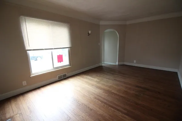 $155,000 | 1681 Lafayette Boulevard, Lincoln Park, MI 48146