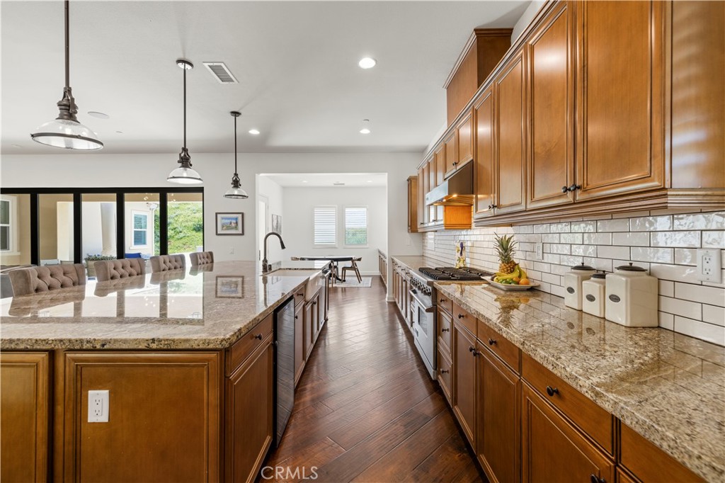 24949 Old Stone Way Stevenson Ranch, CA 91381 - Photo 49 of 111