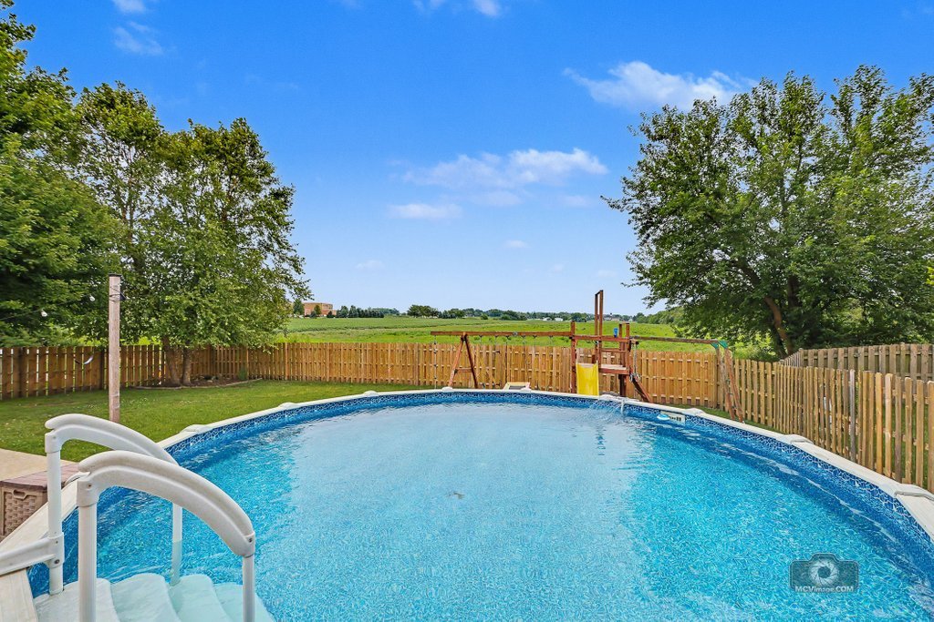 437 Raintree Drive Oswego, IL 60543 - Photo 31 of 49 Gallery Image 31