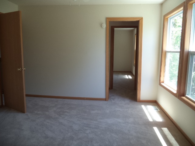 2321 Ridgefield Drive Belvidere, IL 61008 - Photo 17 of 25 Gallery Image 17