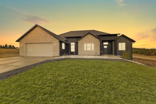 $849,900 | 32609 North Elk Chattaroy Road, Chattaroy, WA 99003