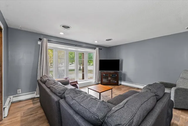 $239,900 | 402 West Main Street, Ogden, IL 61859