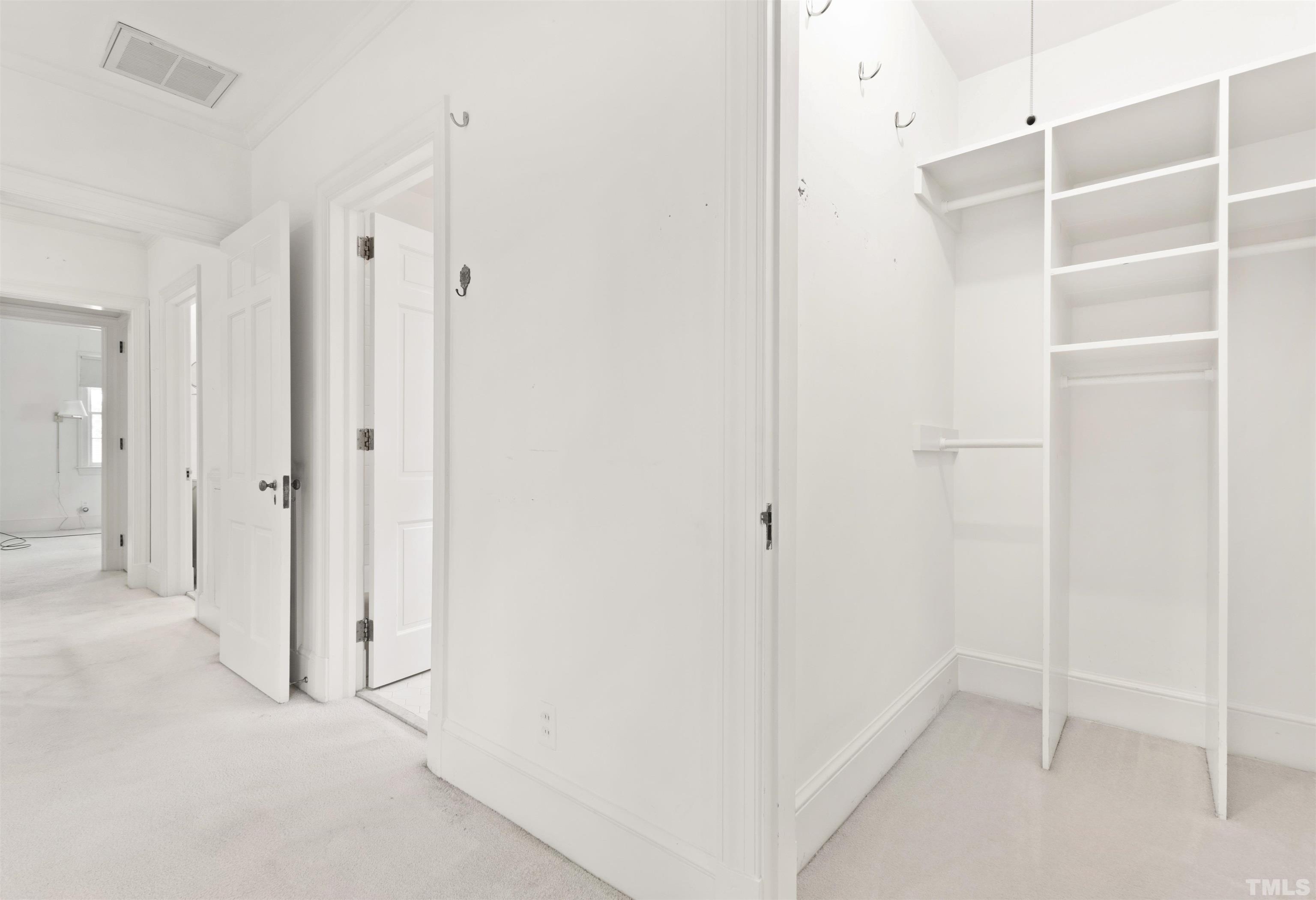 3231 Sussex Road Raleigh, NC 27607 - Photo 23 of 60