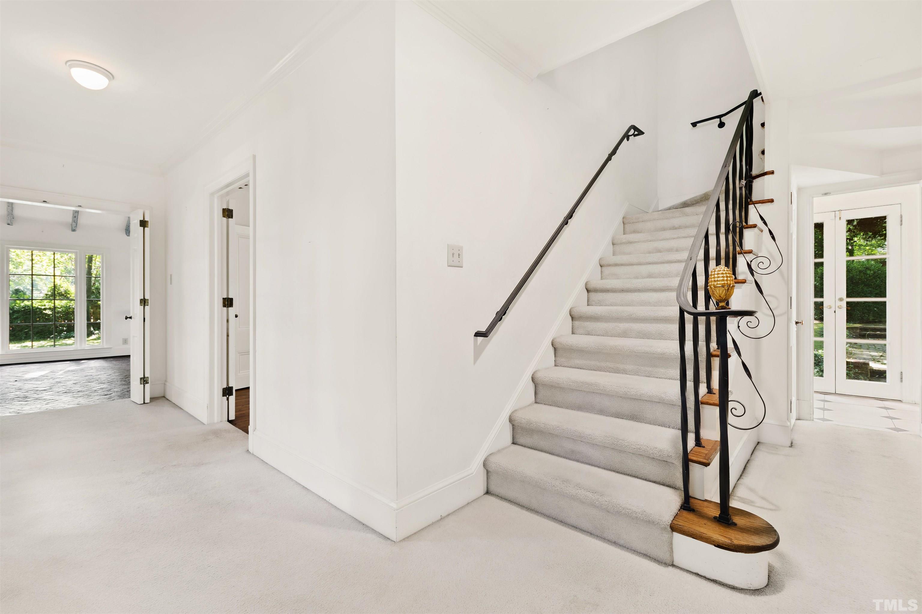 3231 Sussex Road Raleigh, NC 27607 - Photo 4 of 60