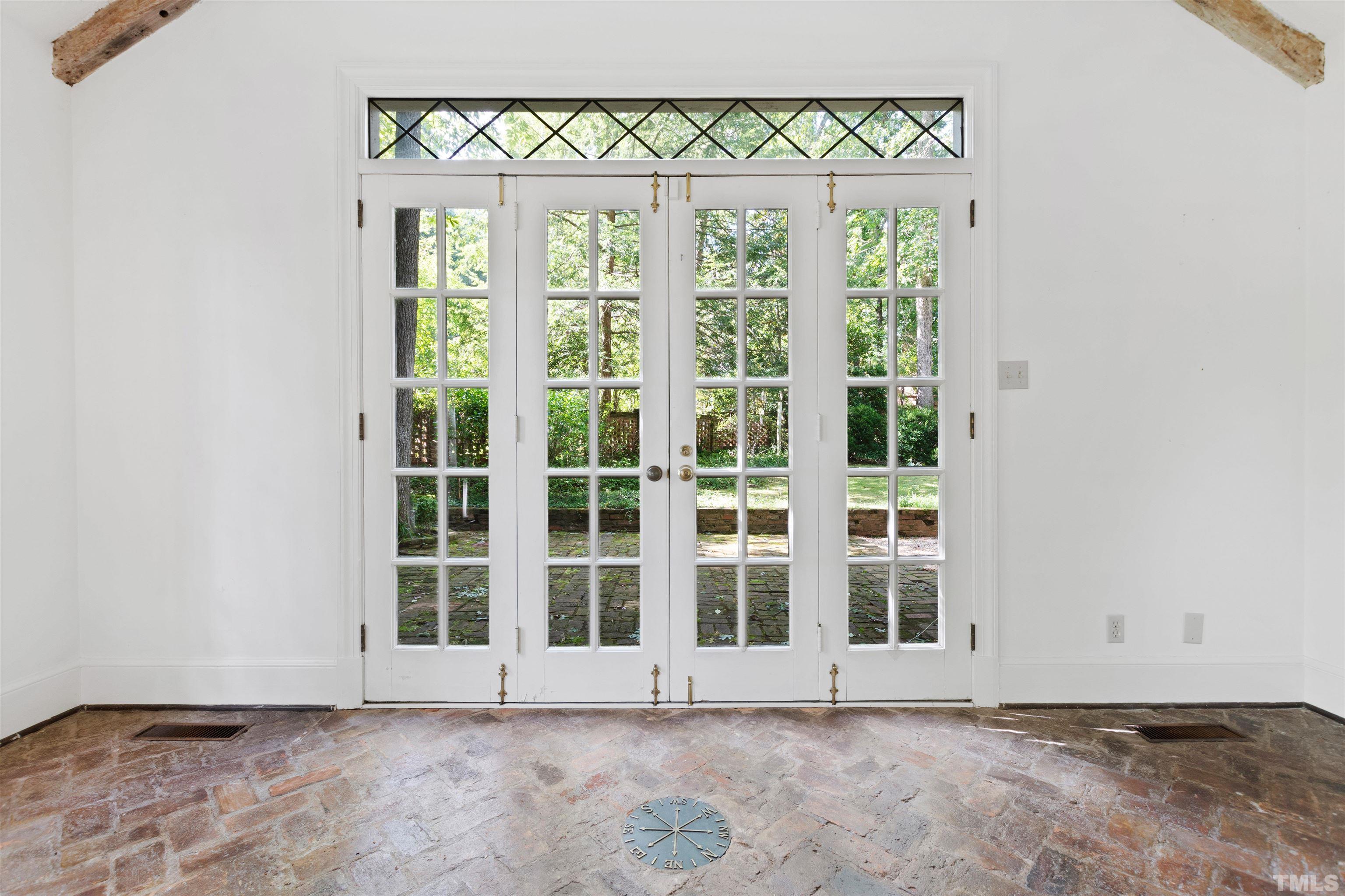 3231 Sussex Road Raleigh, NC 27607 - Photo 8 of 60