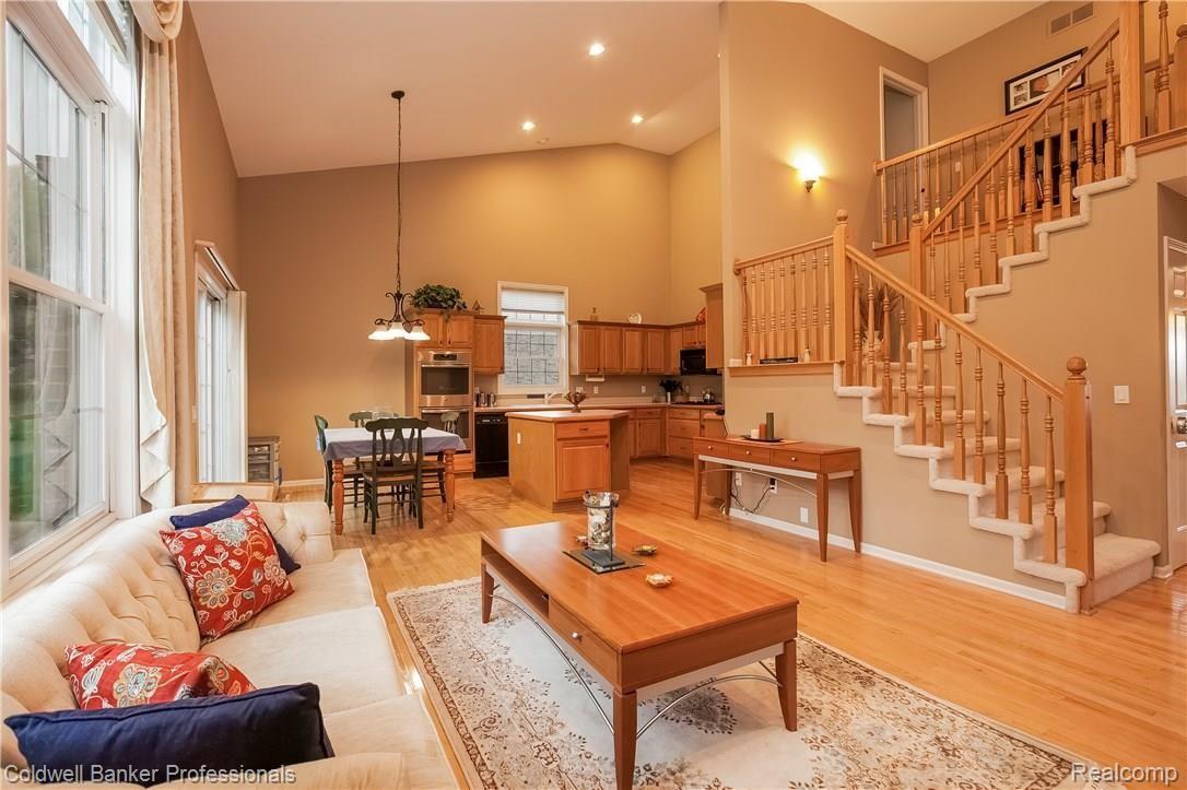 3984 May Center Road Lake Orion, MI 48360 - Photo 7 of 28 017-Breakfast_Nook-3148665-large.jpg