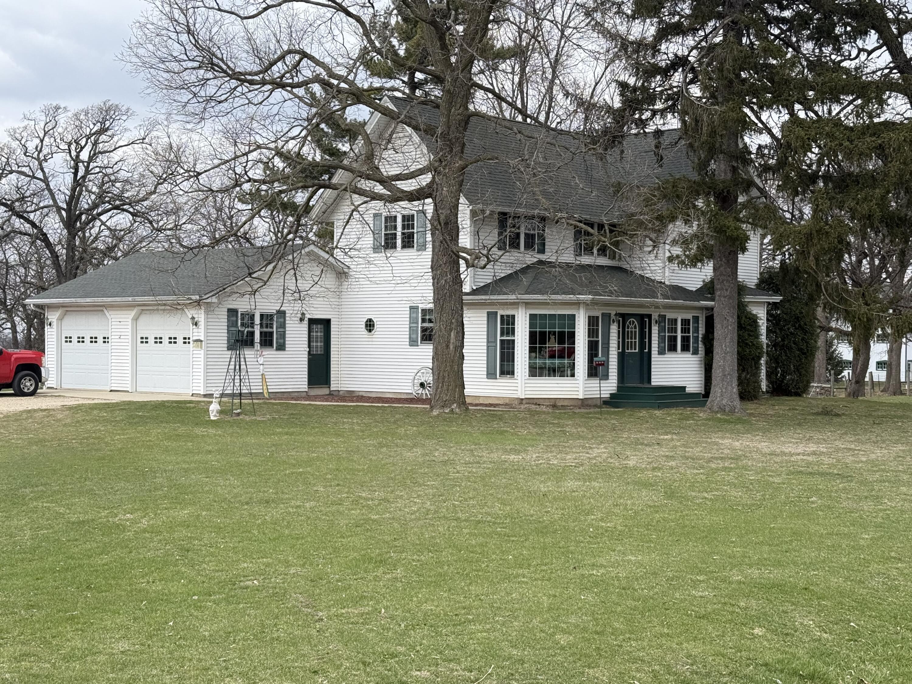 N2069 Highway 67 Walworth, WI 53184 - Photo 1 of 5 Hwy 67 Farmhouse