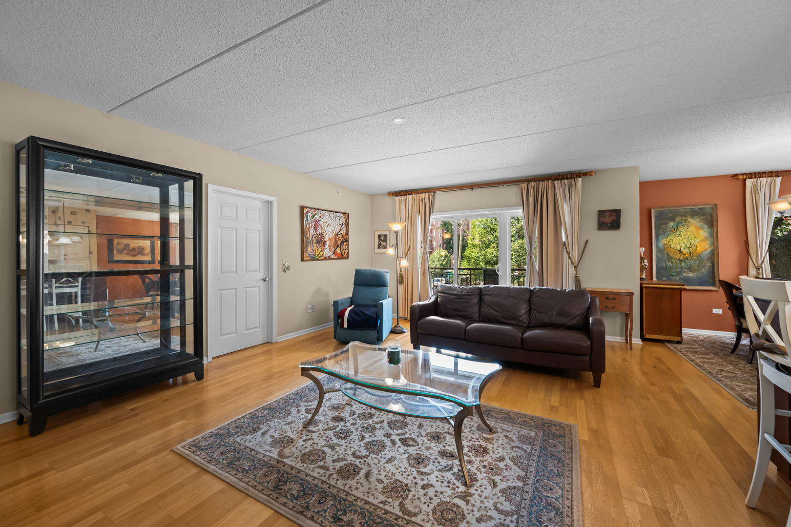 395 Graceland Avenue, Unit 207 Des Plaines, IL 60016 - Photo 4 of 16