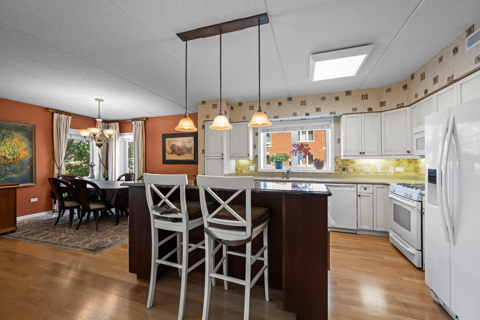 395 Graceland Avenue, Unit 207 Des Plaines, IL 60016 - Photo 8 of 16