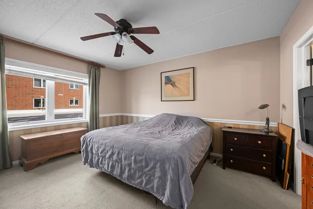 $349,900 | 395 Graceland Avenue, Unit 207, Des Plaines, IL 60016