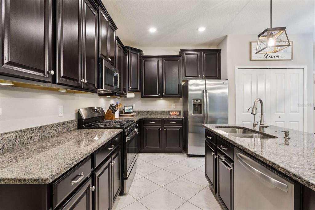 8816 Shady Pavillion Court Land O Lakes, FL 34637 - Photo 16 of 64