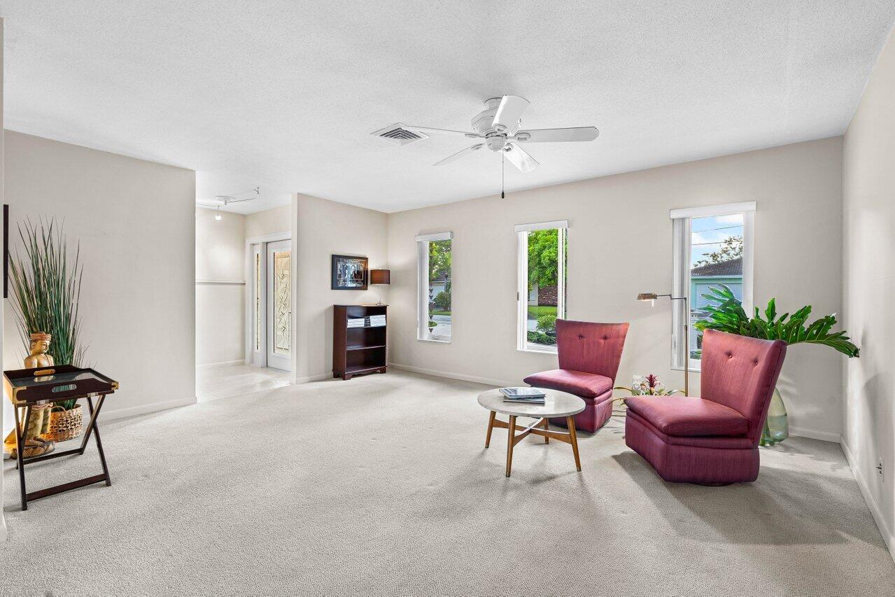 643 Northwest 11th Avenue Boca Raton, FL 33486 - Photo 17 of 37 Flexible use of living areas