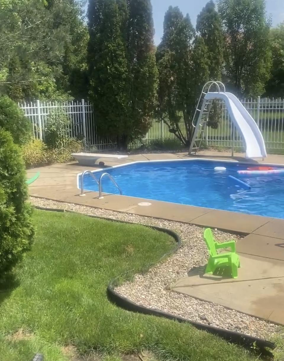 1014 Treadway Road Munster, IN 46321 - Photo 22 of 23 960x1219