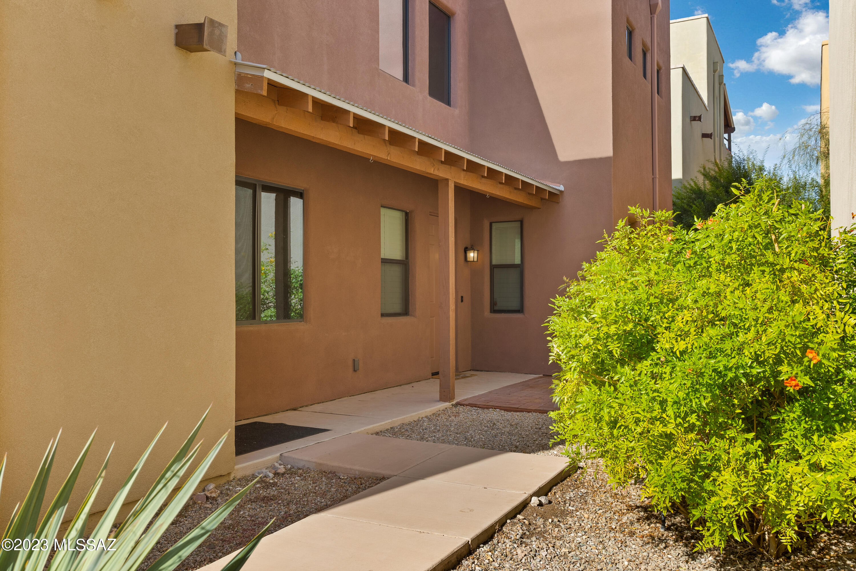 171 East Calderwood Road Tucson, AZ 85704 - Photo 2 of 31