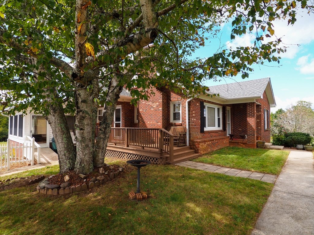 2499 Hunters Ridge Road Hillsville, VA 24343 - Photo 20 of 52 Gallery Image 20