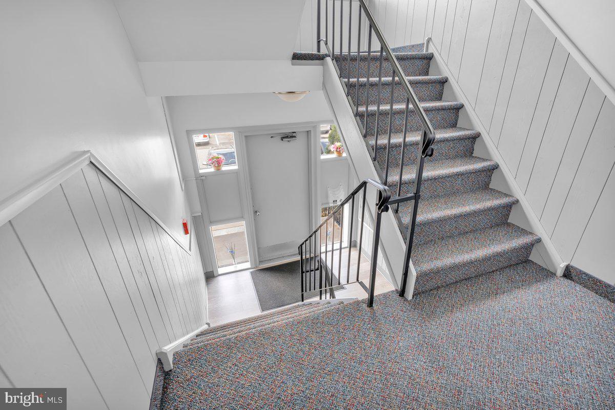46202 Delaire Landing Road, Unit 202 Philadelphia, PA 19114 - Photo 3 of 34 a view of entryway