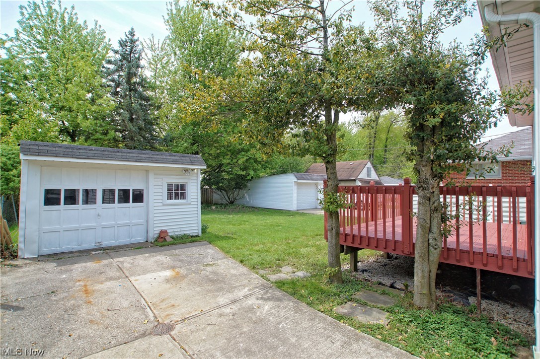 4408 Adrian Road Cleveland, OH 44121 - Photo 3 of 35