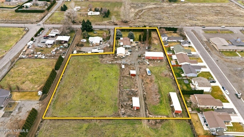 7703 Ahtanum Road Yakima, WA 98903 - Photo 4 of 14