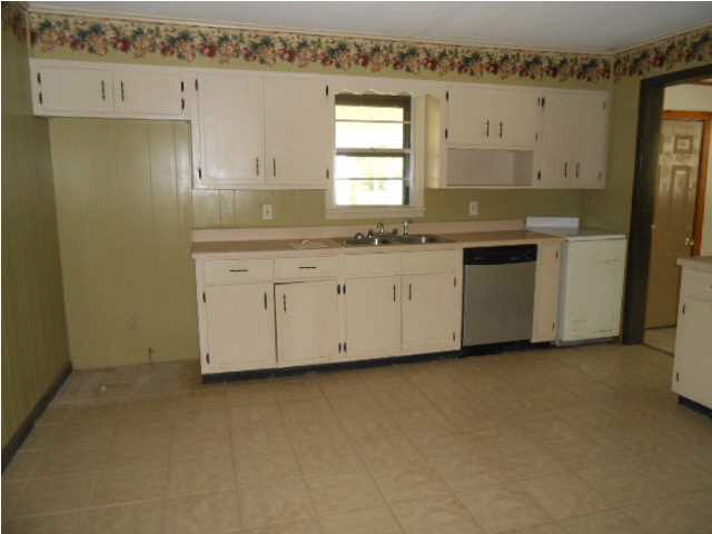 118 Sand Road Columbus, MS 39702 - Photo 3 of 7 Photo 3