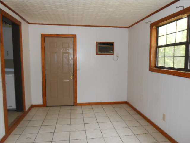 118 Sand Road Columbus, MS 39702 - Photo 4 of 7 Photo 4