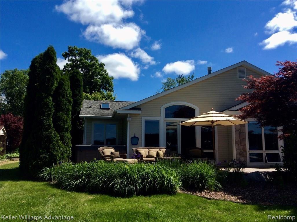 10210 Buhl Road Pinckney, MI 48169 - Photo 13 of 41 fullsizeoutput_45cc.jpeg