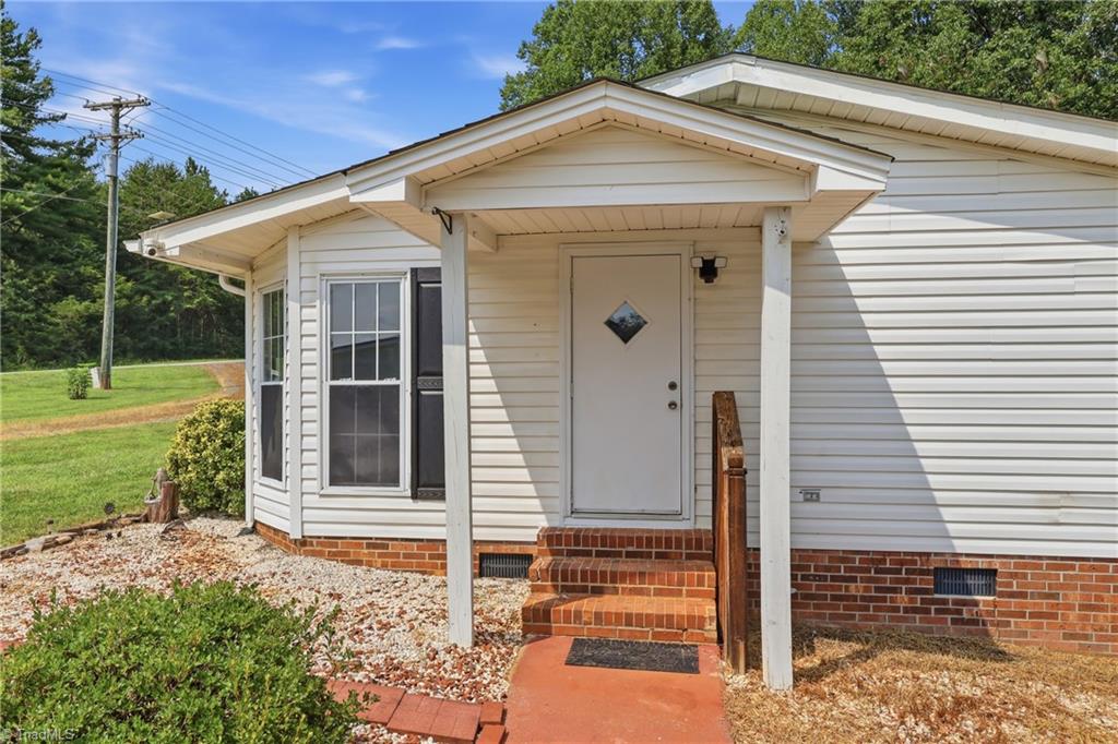 3028 Quaker Church Road Pinnacle, NC 27043 - Photo 8 of 36 Gallery Image 8