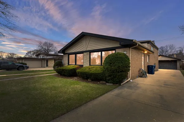 $549,900 | 601 Lavergne Avenue, Wilmette, IL 60091