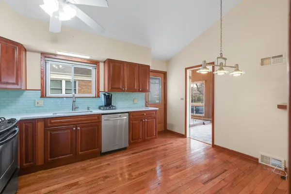$549,900 | 601 Lavergne Avenue, Wilmette, IL 60091