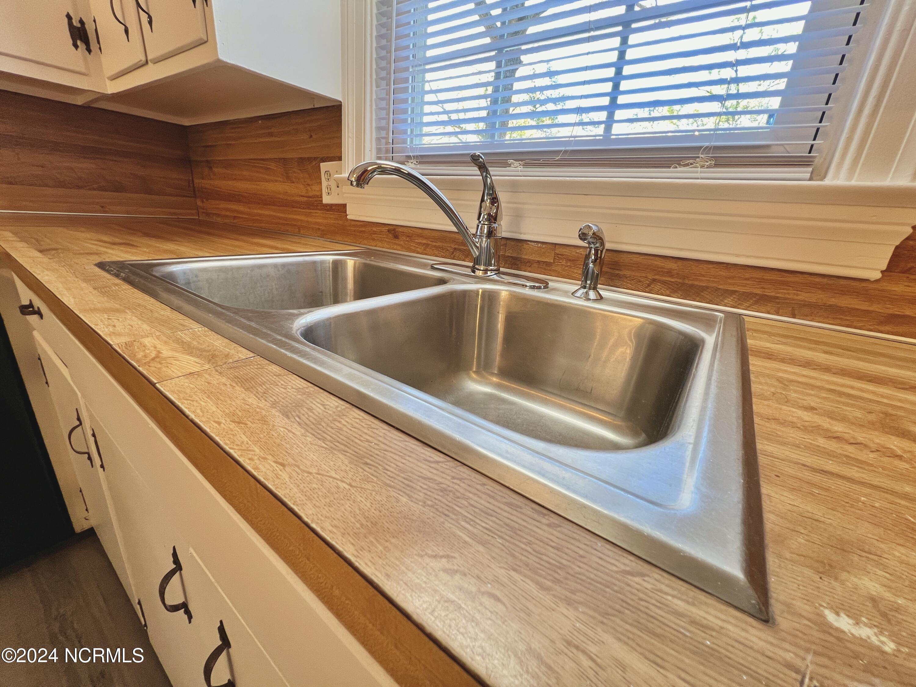 2056 Banks School Road Kinston, NC 28504 - Photo 21 of 34 IMG_6131