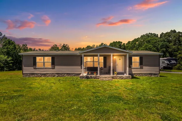 $375,000 | 5555 King Robert Lane, Westmoreland, TN 37186