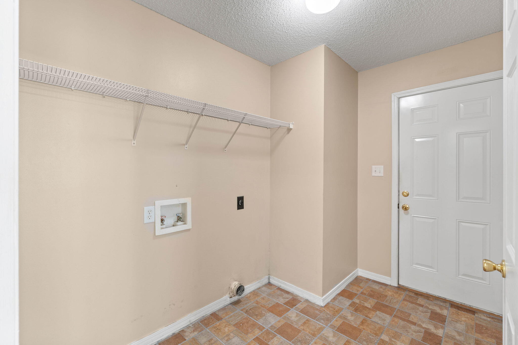 3128 Border Creek Drive Crestview, FL 32539 - Photo 12 of 23 a view of room