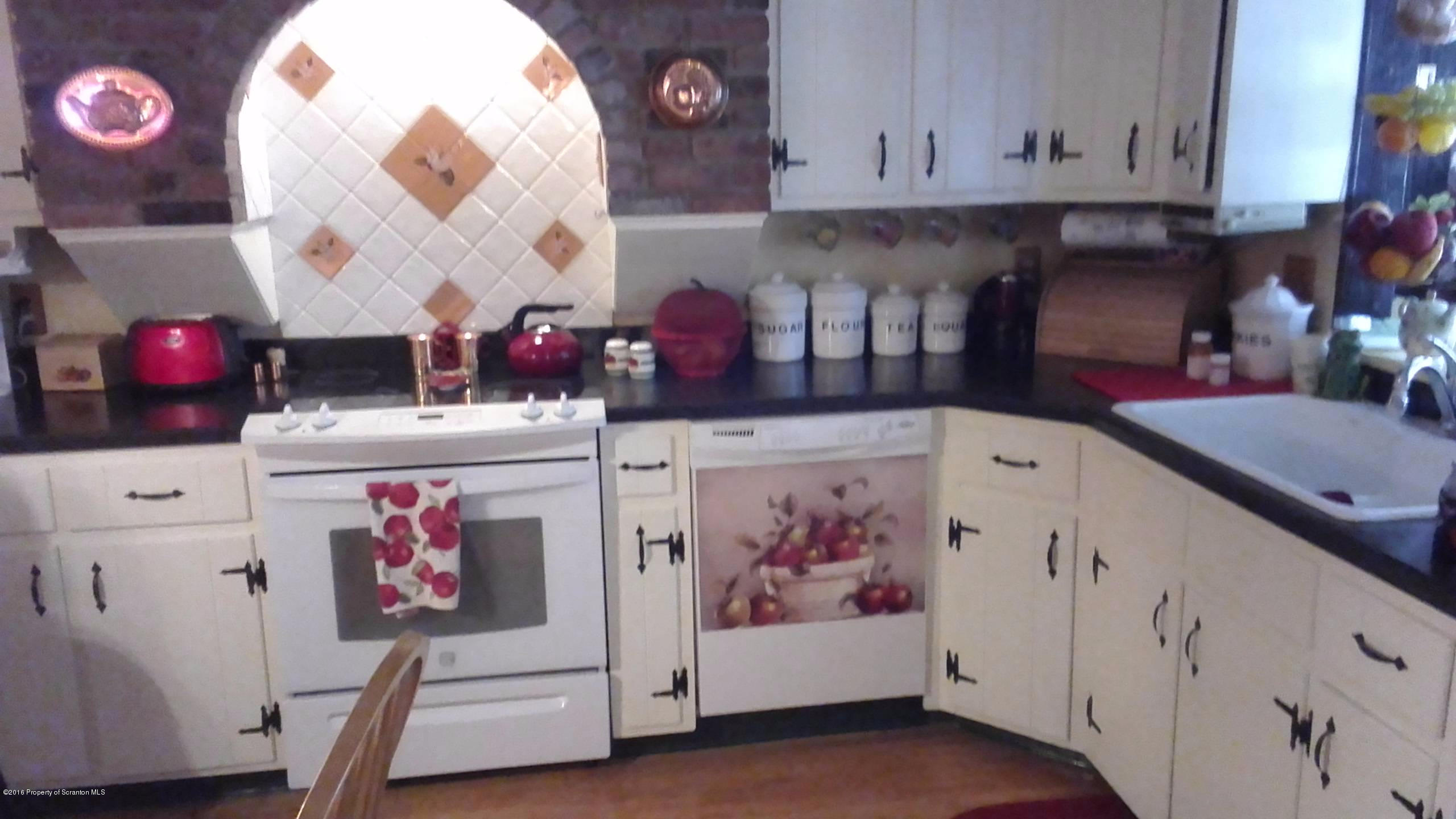 3225 Major Road Moscow, PA 18444 - Photo 4 of 27
