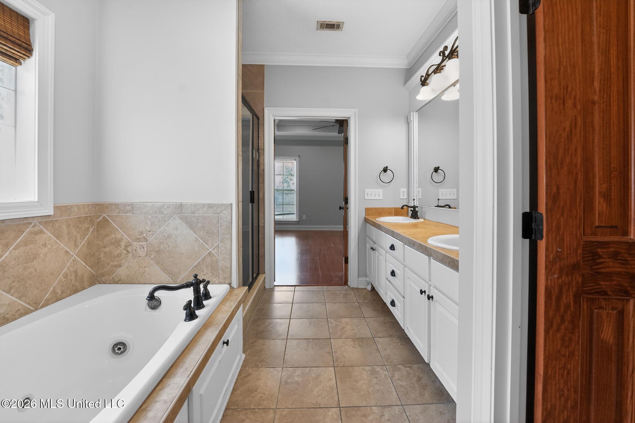 308 Turtle Hollow Brandon, MS 39047 - Photo 35 of 40 31_308_Turtle_Hollow-Bathroom-8076