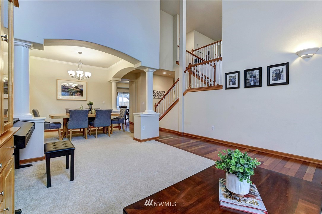 16517 37th Drive Southeast Bothell, WA 98012 - Photo 4 of 32 Gallery Image 4