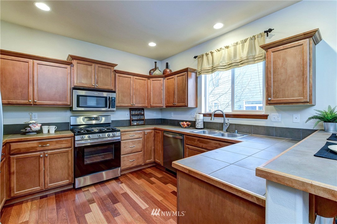 16517 37th Drive Southeast Bothell, WA 98012 - Photo 7 of 32 Gallery Image 7