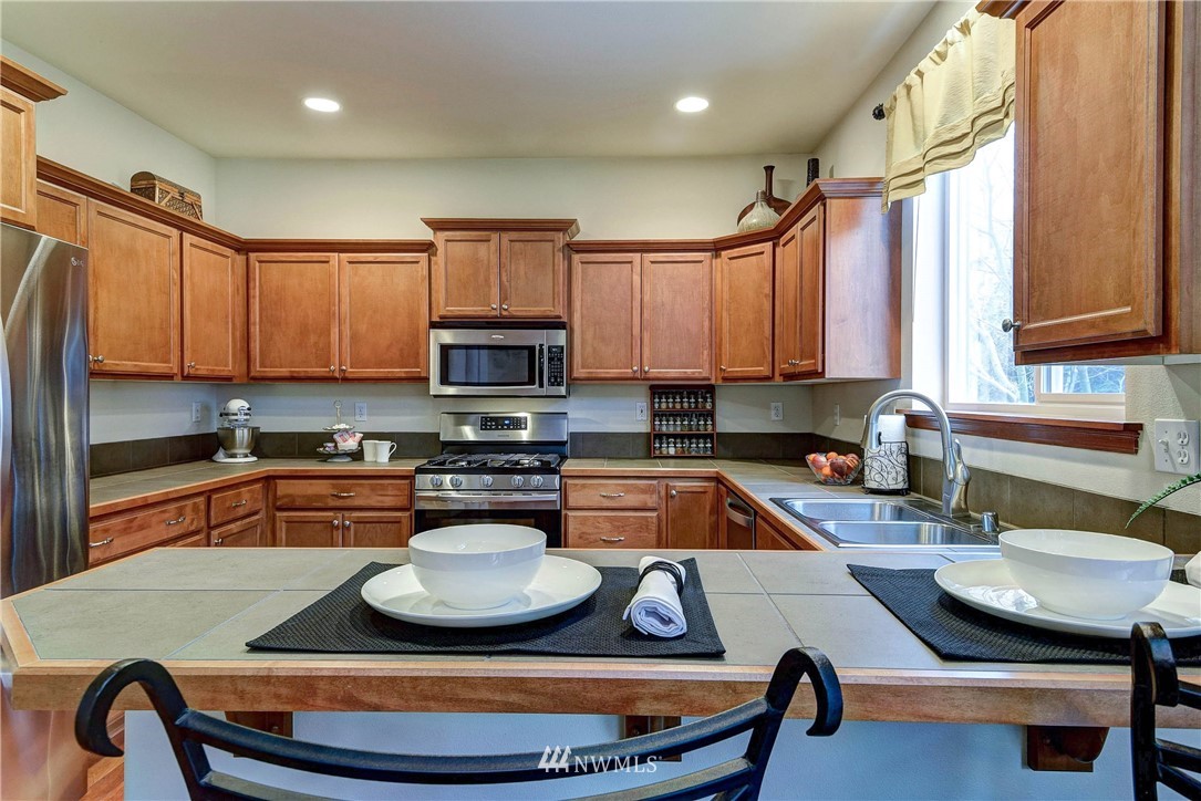 16517 37th Drive Southeast Bothell, WA 98012 - Photo 9 of 32 Gallery Image 9