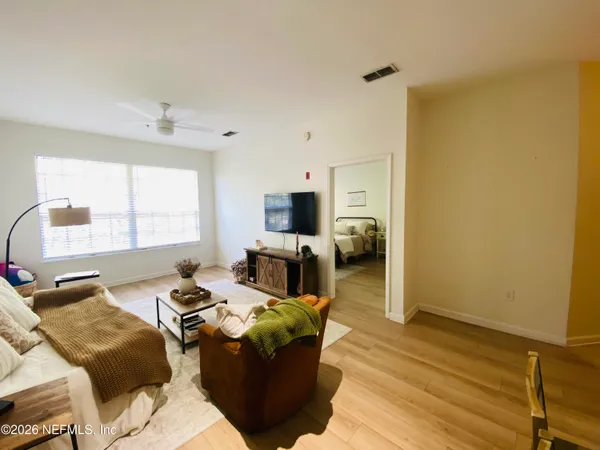 $1,575 | 10550 Baymeadows Road, Unit 327, Jacksonville, FL 32256