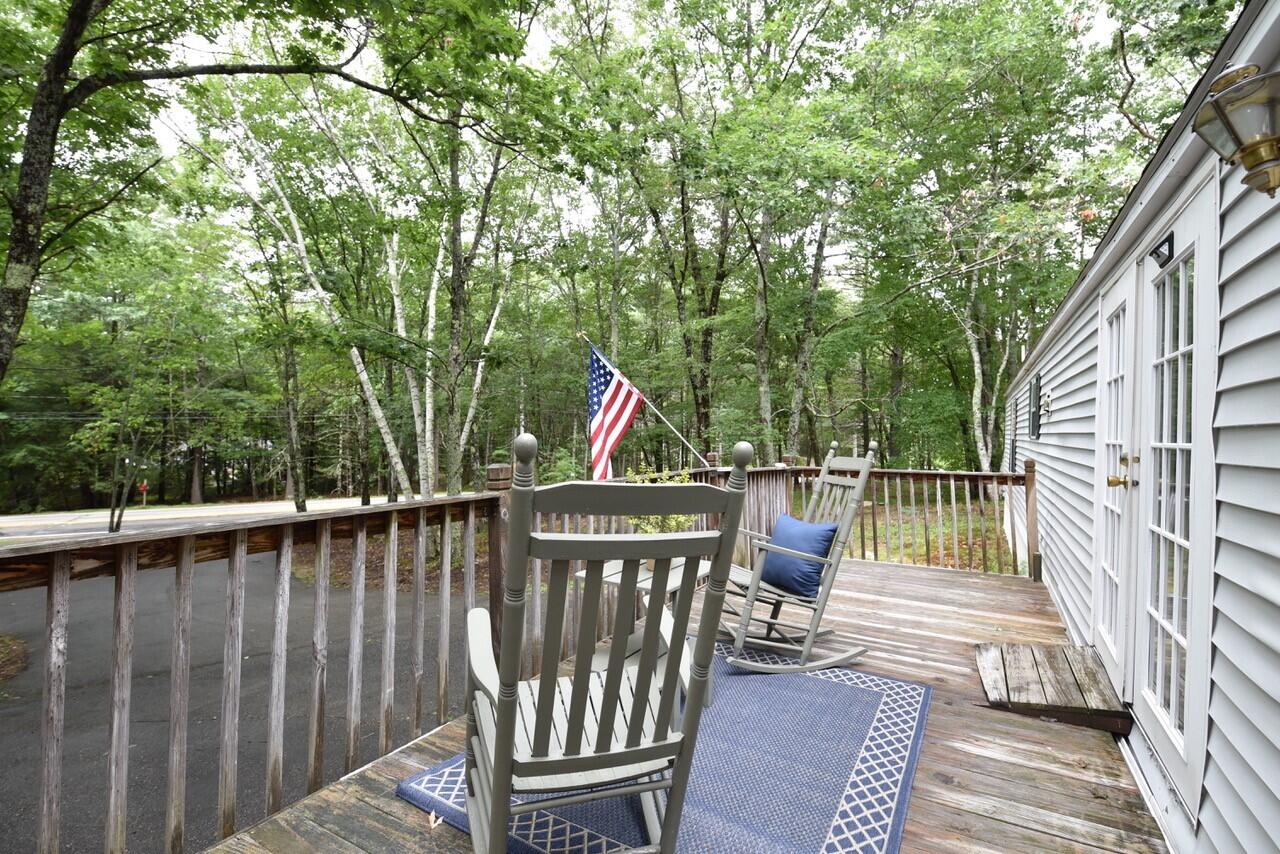 73 Whitten Road Kennebunk, ME 04043 - Photo 34 of 38 73 Whitten Rd. back deck 4