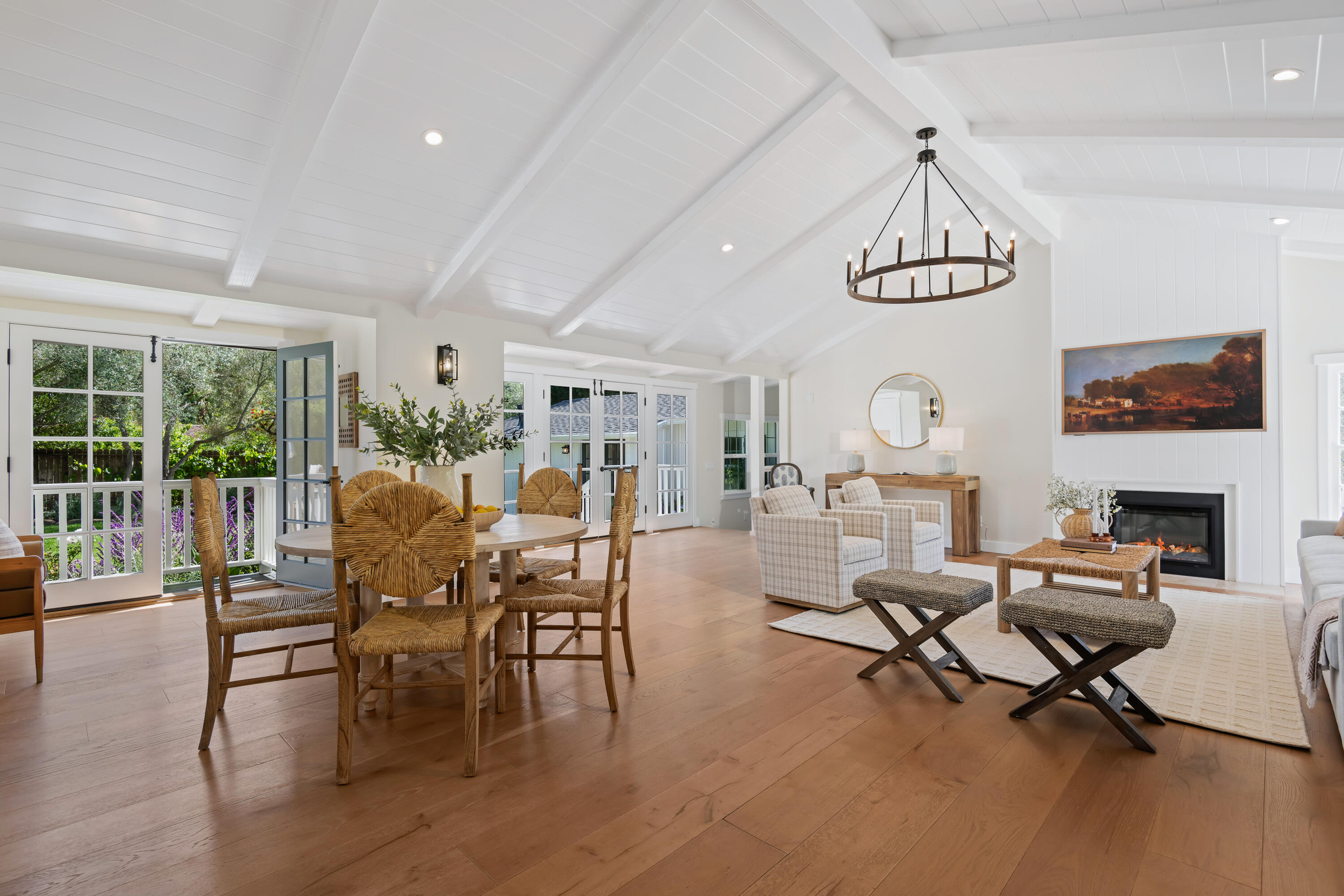 360 Arboleda Road Santa Barbara, CA 93110 - Photo 6 of 33 Living Room