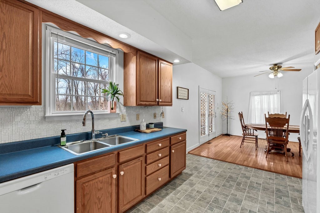 518 Sycamore Street Glade Spring, VA 24340 - Photo 17 of 30 Gallery Image 17