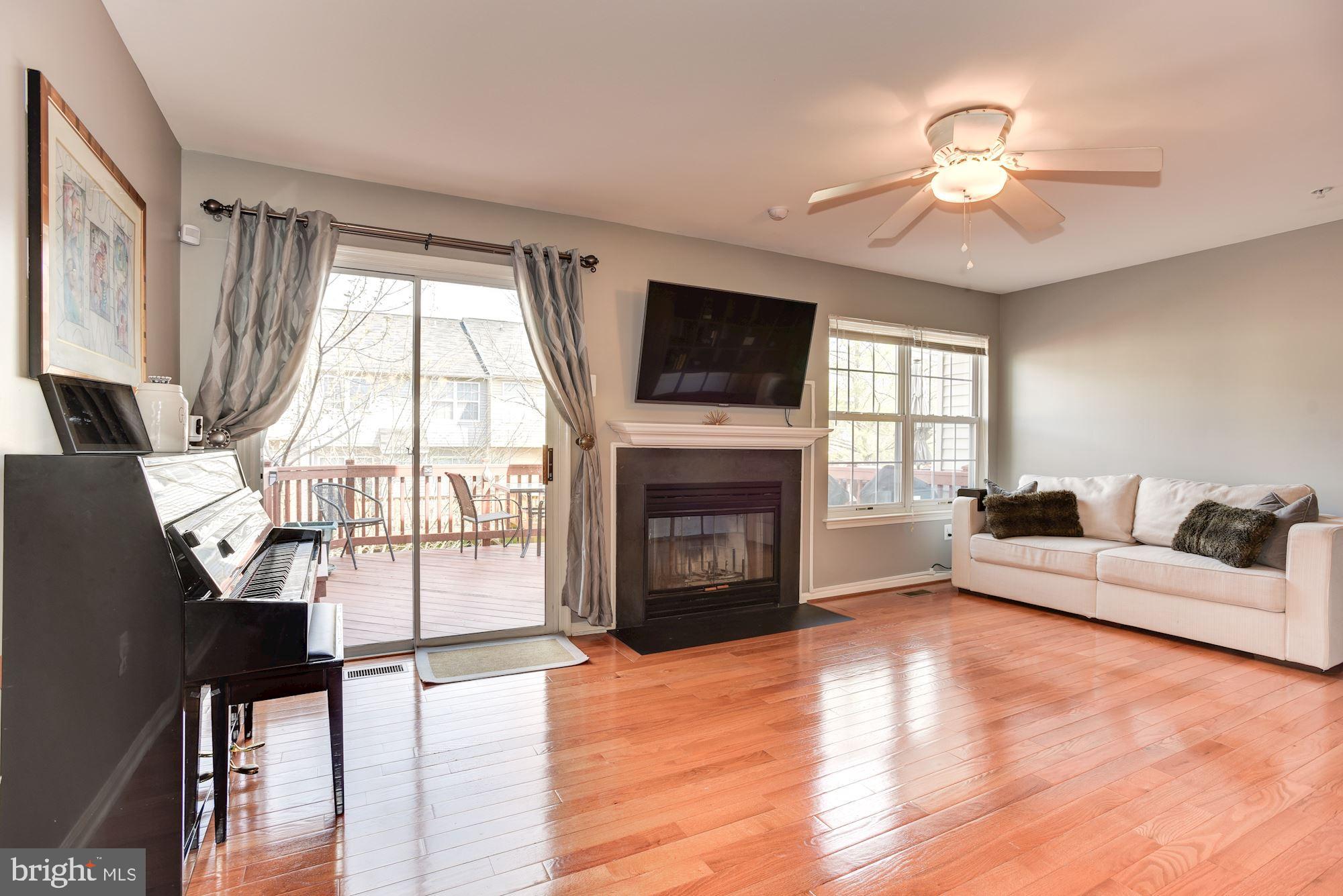 3022 Spice Bush Road Laurel, MD 20724 - Photo 11 of 42 Living Room