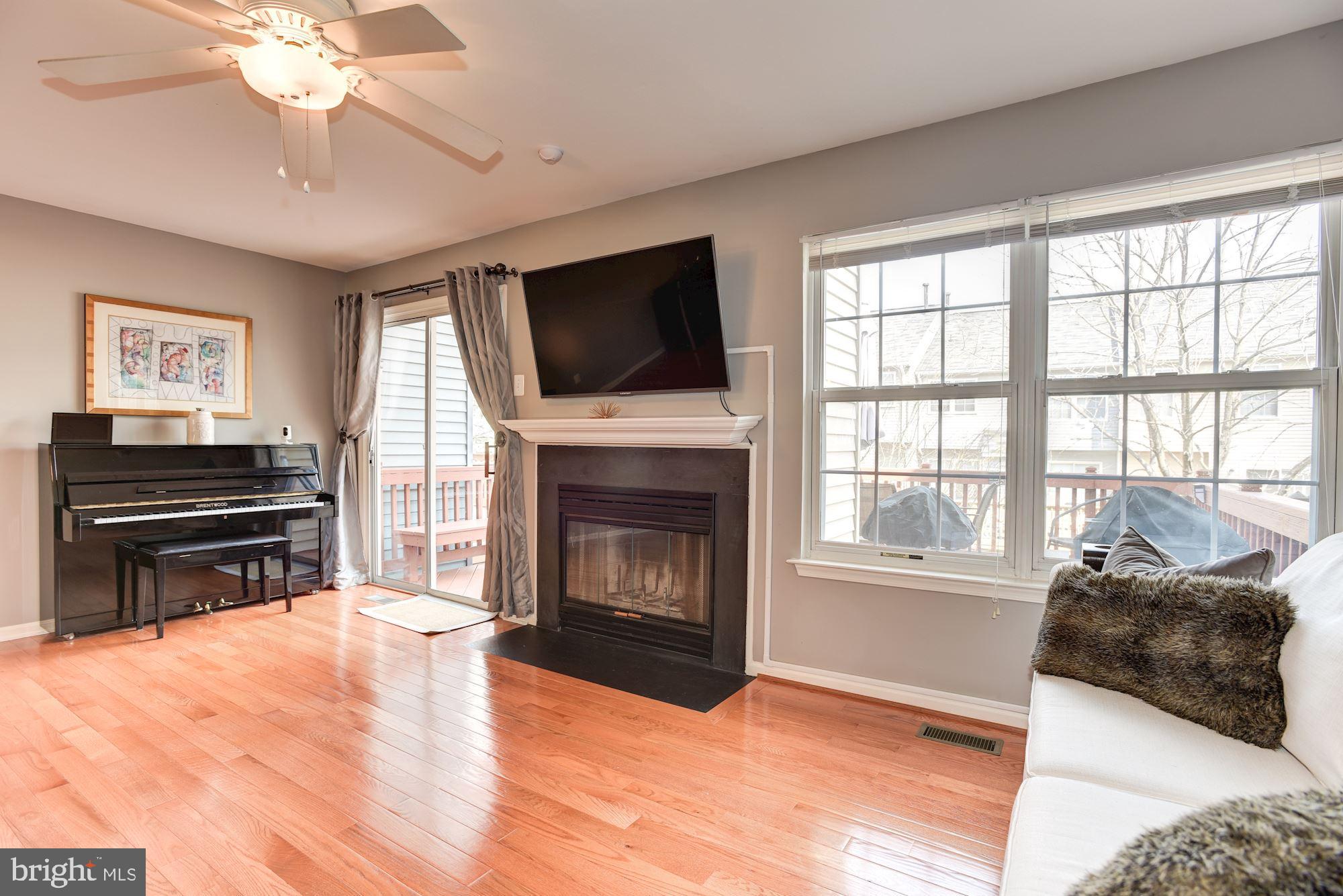 3022 Spice Bush Road Laurel, MD 20724 - Photo 13 of 42 Living Room