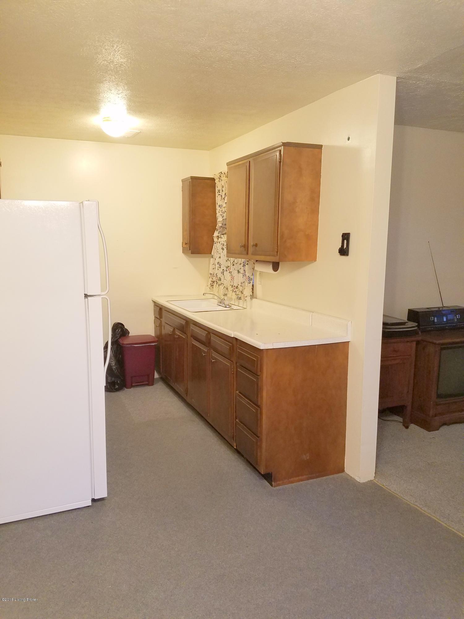 314 East Blue Jay Road Louisville, KY 40229 - Photo 3 of 15 20180227_182247