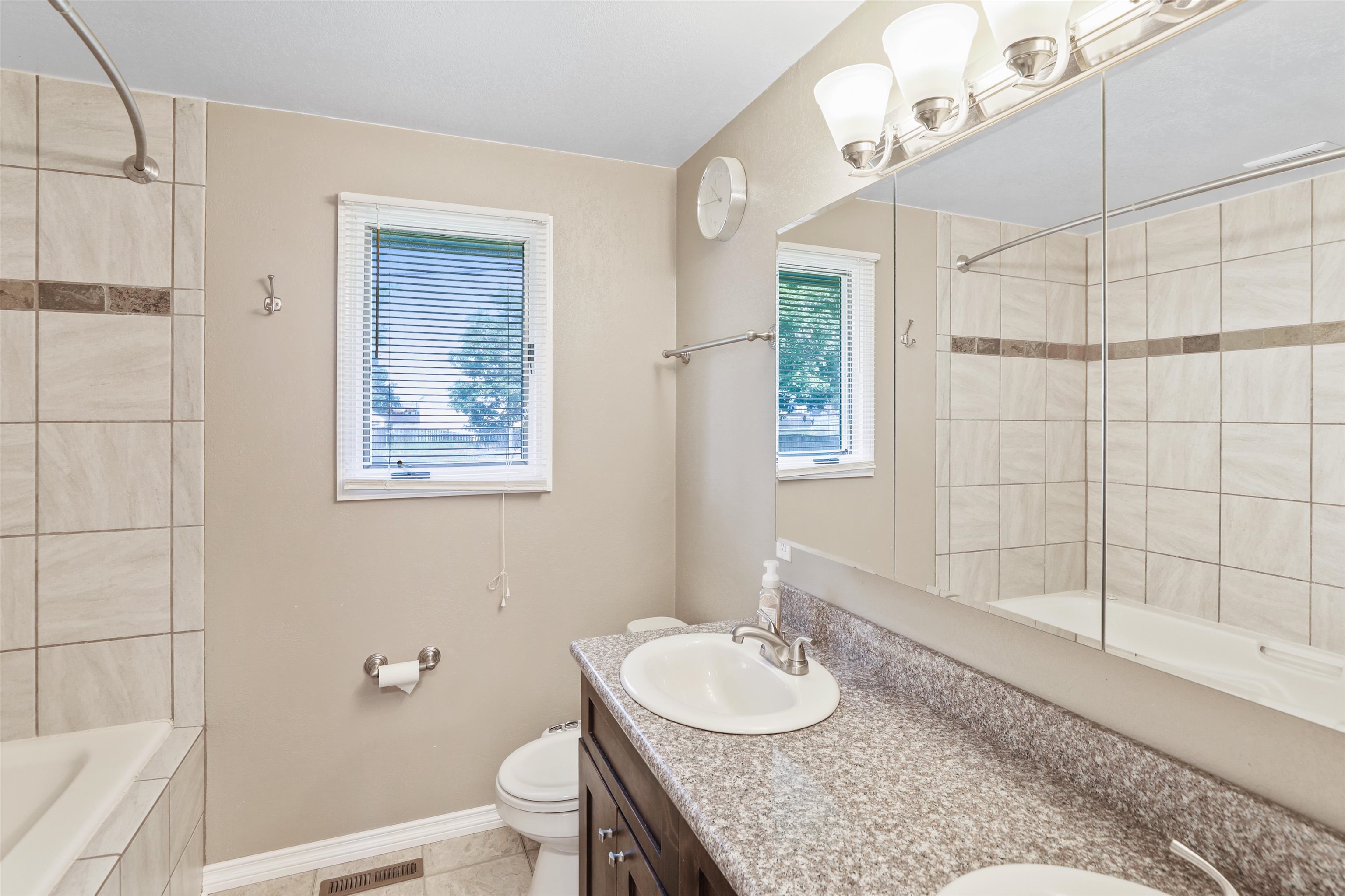 12327 North Florida Street Mead, WA 99021 - Photo 11 of 21 Gallery Image 11
