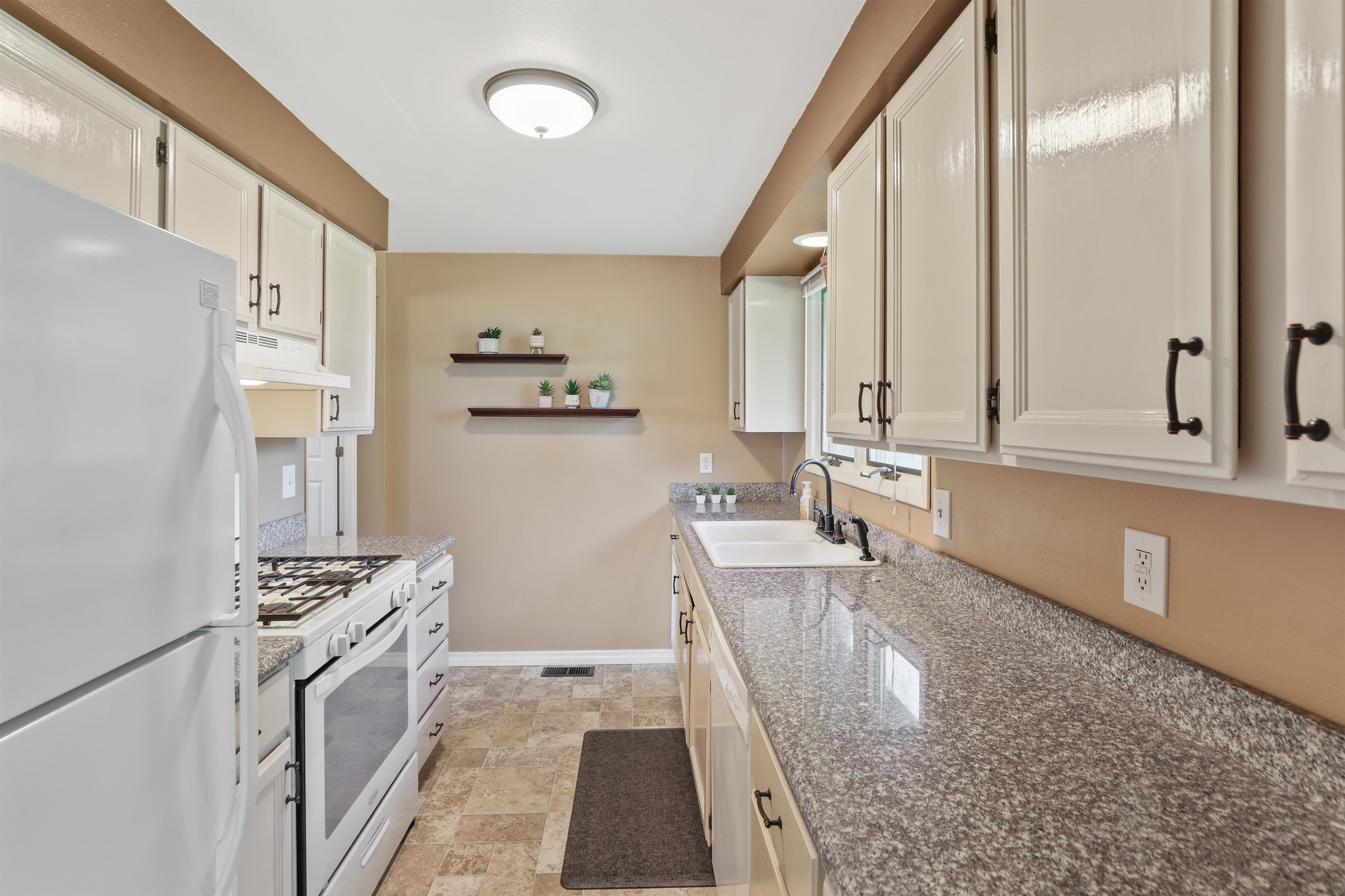 12327 North Florida Street Mead, WA 99021 - Photo 7 of 21 Gallery Image 7